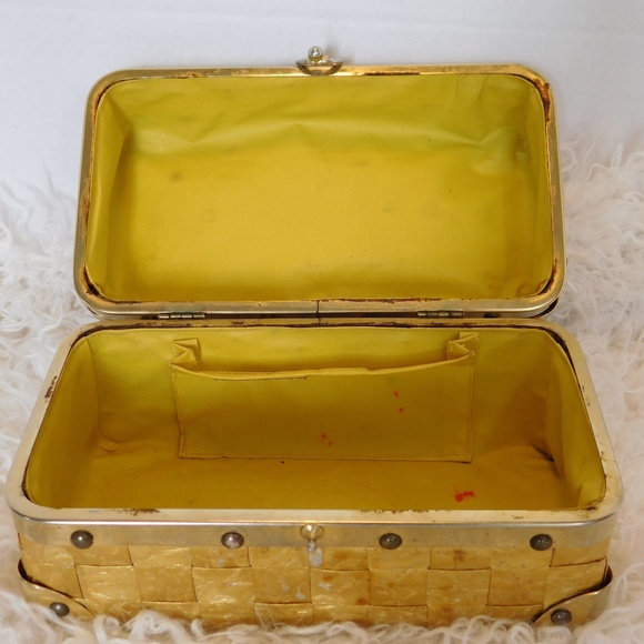 LOVING THE VINTAGE BAGS - Picture 6 of 8